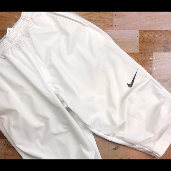 nike loose fit capris